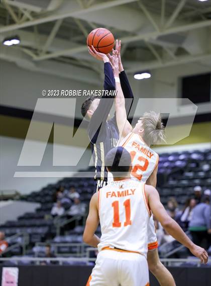Thumbnail 3 in Kemp vs. Kaufman (Kaufman Holiday Tournament) photogallery.