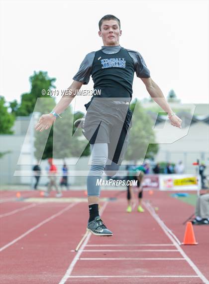 Thumbnail 1 in CIF Sac-Joaquin Section Masters  photogallery.