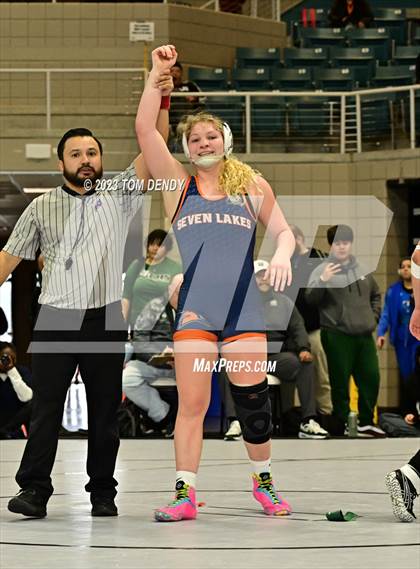 Thumbnail 3 in UIL District 9-6A Championships photogallery.