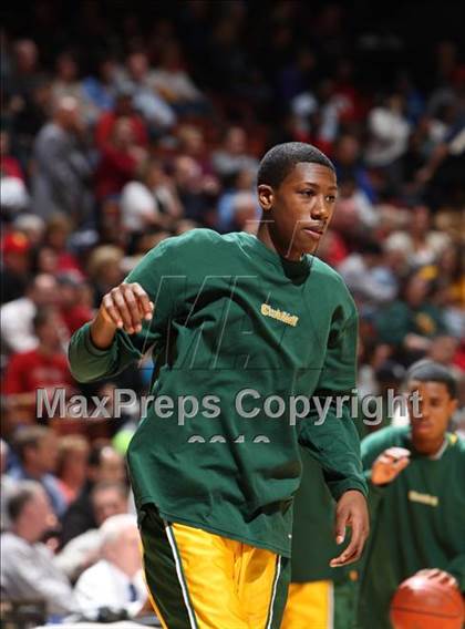 Thumbnail 2 in New London vs. Stratford (CIAC Class L Final) photogallery.