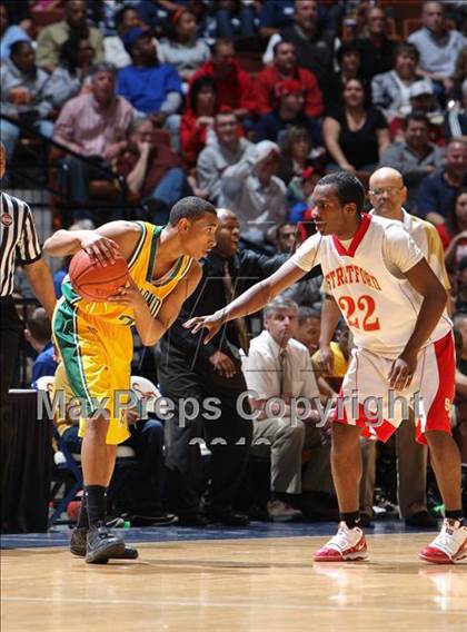 Thumbnail 2 in New London vs. Stratford (CIAC Class L Final) photogallery.