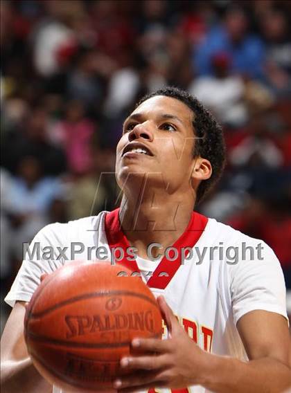 Thumbnail 2 in New London vs. Stratford (CIAC Class L Final) photogallery.
