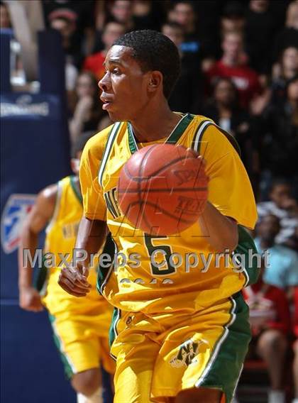 Thumbnail 1 in New London vs. Stratford (CIAC Class L Final) photogallery.