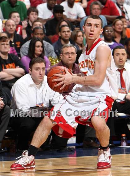 Thumbnail 1 in New London vs. Stratford (CIAC Class L Final) photogallery.