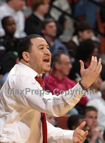 Thumbnail 2 in New London vs. Stratford (CIAC Class L Final) photogallery.