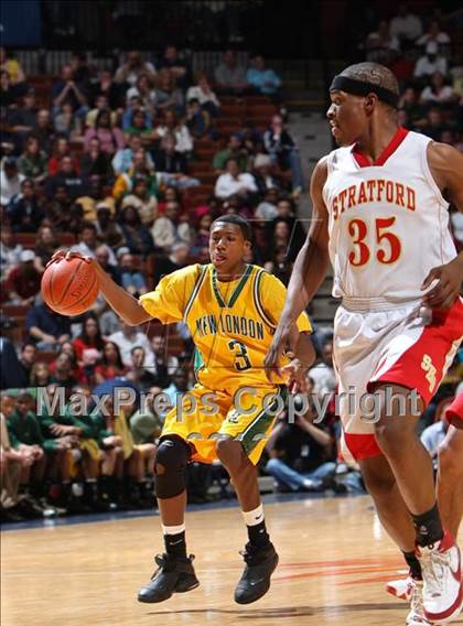 Thumbnail 3 in New London vs. Stratford (CIAC Class L Final) photogallery.
