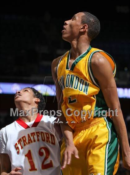 Thumbnail 2 in New London vs. Stratford (CIAC Class L Final) photogallery.