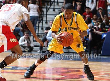 Thumbnail 2 in New London vs. Stratford (CIAC Class L Final) photogallery.