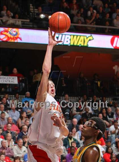 Thumbnail 2 in New London vs. Stratford (CIAC Class L Final) photogallery.
