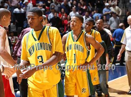 Thumbnail 2 in New London vs. Stratford (CIAC Class L Final) photogallery.