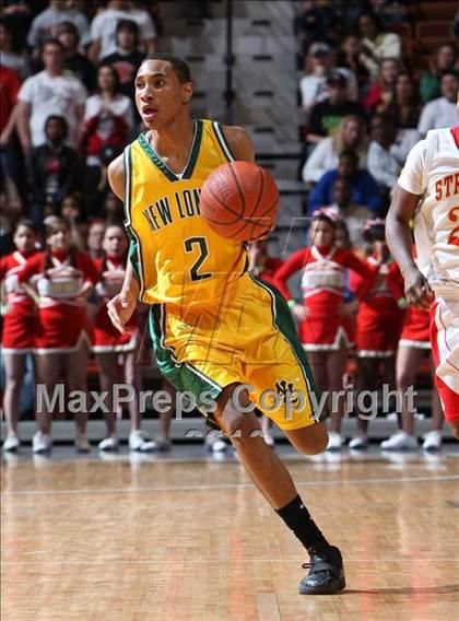 Thumbnail 2 in New London vs. Stratford (CIAC Class L Final) photogallery.