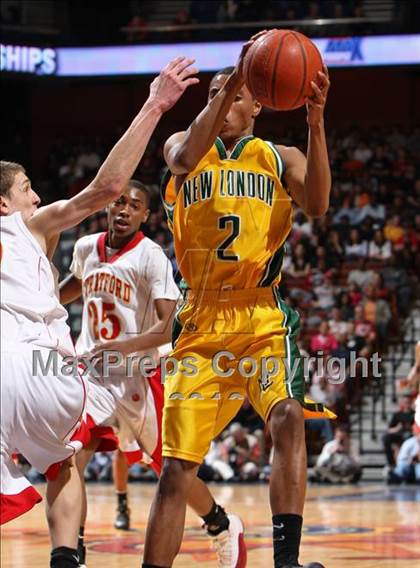 Thumbnail 1 in New London vs. Stratford (CIAC Class L Final) photogallery.