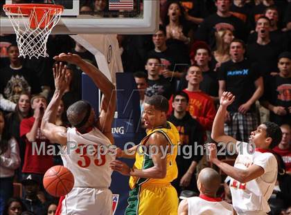 Thumbnail 3 in New London vs. Stratford (CIAC Class L Final) photogallery.
