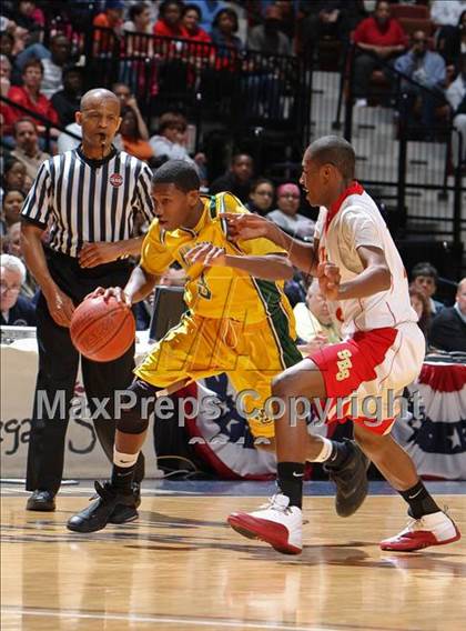 Thumbnail 3 in New London vs. Stratford (CIAC Class L Final) photogallery.
