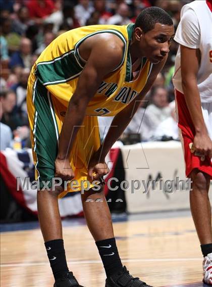 Thumbnail 3 in New London vs. Stratford (CIAC Class L Final) photogallery.