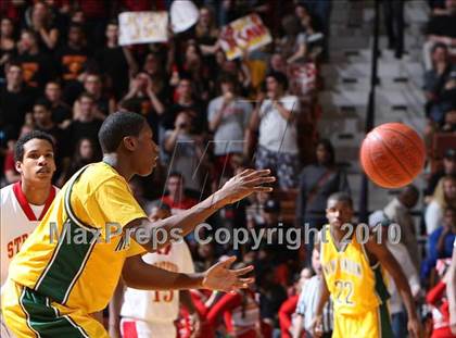 Thumbnail 1 in New London vs. Stratford (CIAC Class L Final) photogallery.