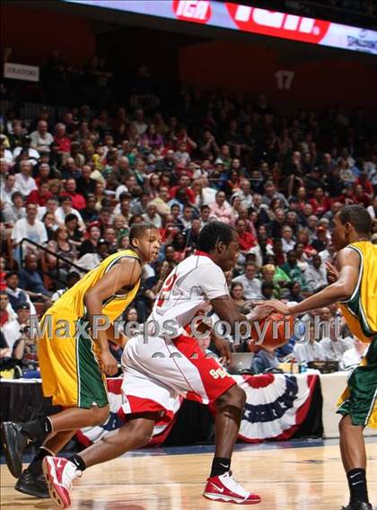 Thumbnail 3 in New London vs. Stratford (CIAC Class L Final) photogallery.