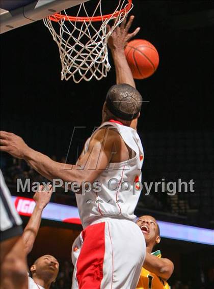 Thumbnail 1 in New London vs. Stratford (CIAC Class L Final) photogallery.