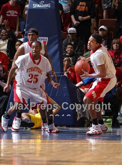Thumbnail 1 in New London vs. Stratford (CIAC Class L Final) photogallery.