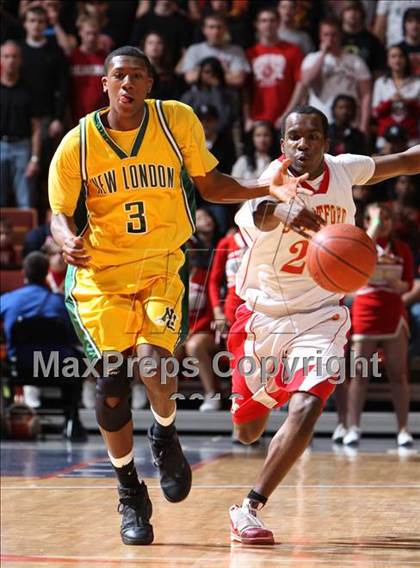 Thumbnail 2 in New London vs. Stratford (CIAC Class L Final) photogallery.