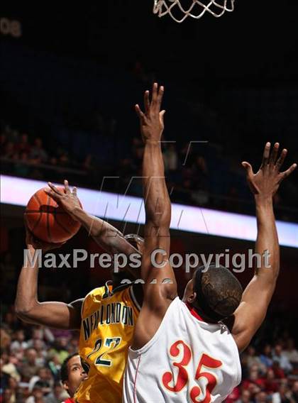 Thumbnail 1 in New London vs. Stratford (CIAC Class L Final) photogallery.