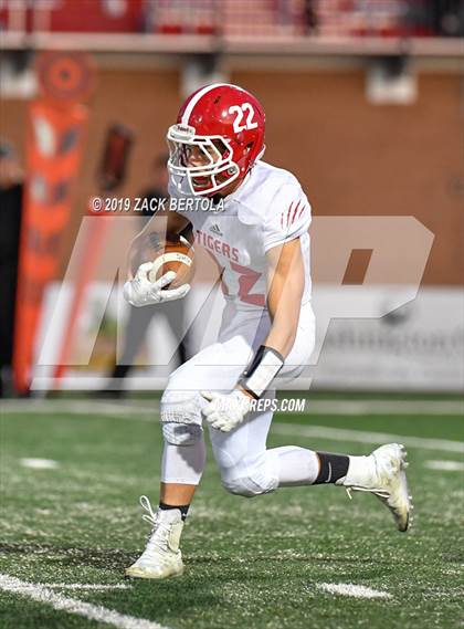 Thumbnail 2 in Beaver vs. Milford (UHSAA 2A Final) photogallery.