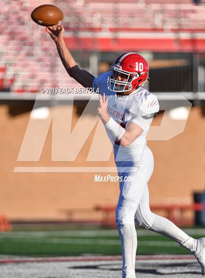 Thumbnail 1 in Beaver vs. Milford (UHSAA 2A Final) photogallery.
