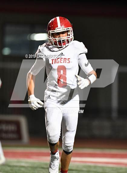Thumbnail 3 in Beaver vs. Milford (UHSAA 2A Final) photogallery.