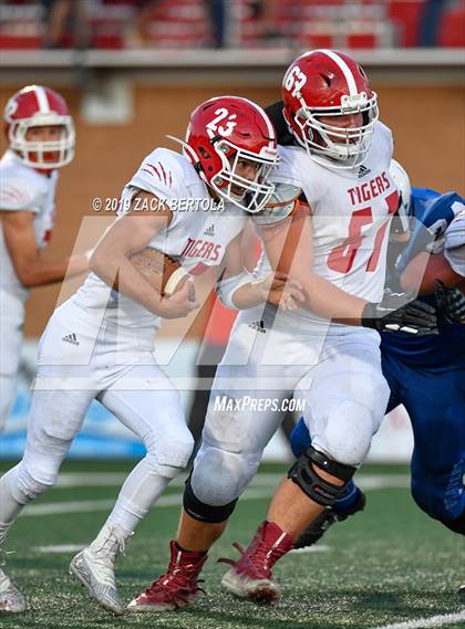 Thumbnail 3 in Beaver vs. Milford (UHSAA 2A Final) photogallery.