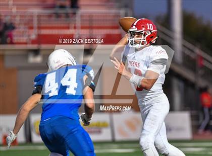 Thumbnail 3 in Beaver vs. Milford (UHSAA 2A Final) photogallery.