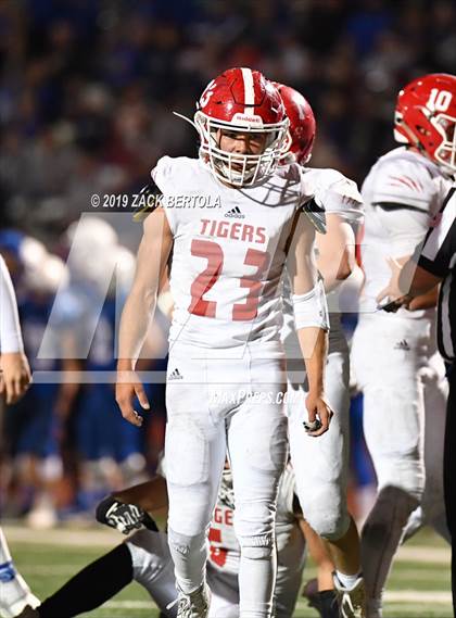 Thumbnail 1 in Beaver vs. Milford (UHSAA 2A Final) photogallery.