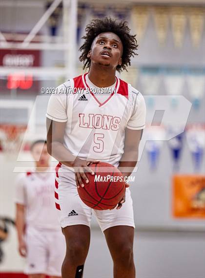 Thumbnail 2 in Chavez vs. McClatchy (Cordova Christmas Classic) photogallery.