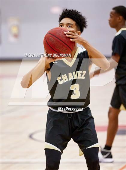 Thumbnail 3 in Chavez vs. McClatchy (Cordova Christmas Classic) photogallery.