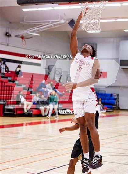 Thumbnail 2 in Chavez vs. McClatchy (Cordova Christmas Classic) photogallery.