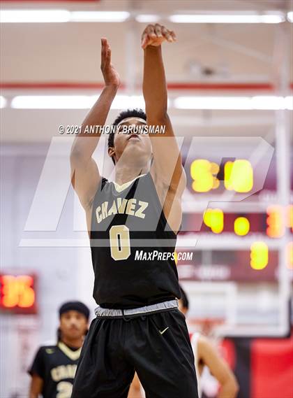 Thumbnail 2 in Chavez vs. McClatchy (Cordova Christmas Classic) photogallery.