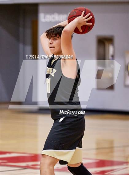 Thumbnail 3 in Chavez vs. McClatchy (Cordova Christmas Classic) photogallery.