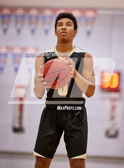 Thumbnail 1 in Chavez vs. McClatchy (Cordova Christmas Classic) photogallery.