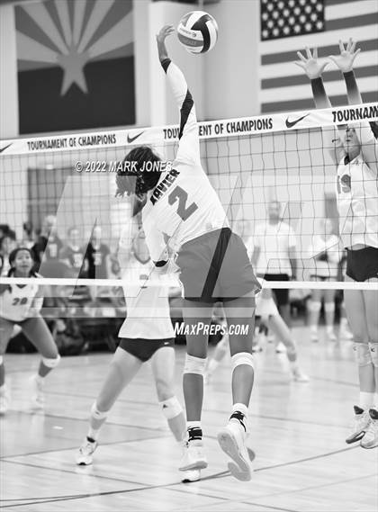 Thumbnail 1 in Xavier College Prep vs. Los Alamitos (Nike TOC Southwest) photogallery.