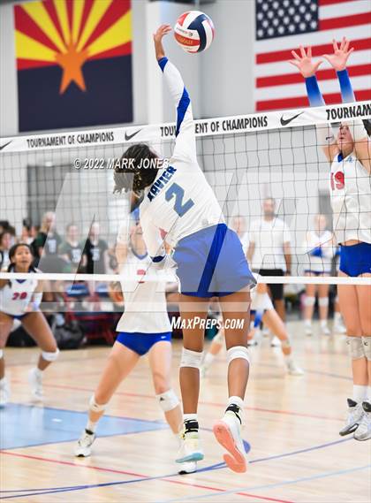 Thumbnail 3 in Xavier College Prep vs. Los Alamitos (Nike TOC Southwest) photogallery.