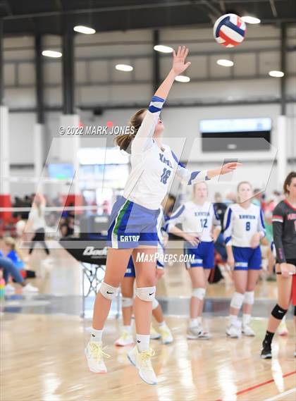 Thumbnail 3 in Xavier College Prep vs. Los Alamitos (Nike TOC Southwest) photogallery.