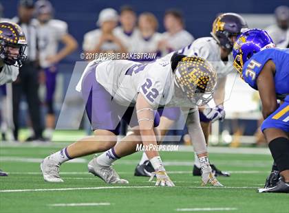 Thumbnail 3 in La Vega vs. Liberty Hill (UIL 4A Division 1 Championship) photogallery.