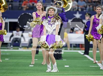 Thumbnail 1 in La Vega vs. Liberty Hill (UIL 4A Division 1 Championship) photogallery.