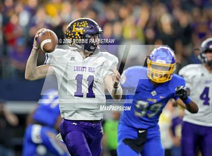 Thumbnail 3 in La Vega vs. Liberty Hill (UIL 4A Division 1 Championship) photogallery.