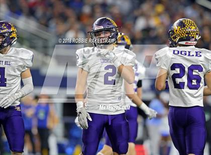 Thumbnail 2 in La Vega vs. Liberty Hill (UIL 4A Division 1 Championship) photogallery.