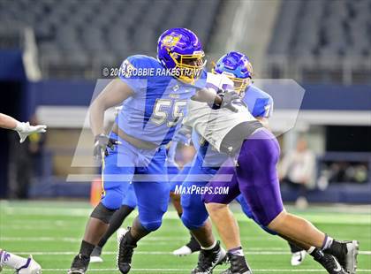 Thumbnail 1 in La Vega vs. Liberty Hill (UIL 4A Division 1 Championship) photogallery.