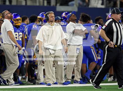 Thumbnail 2 in La Vega vs. Liberty Hill (UIL 4A Division 1 Championship) photogallery.