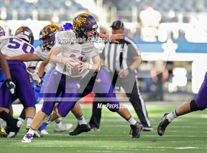 Thumbnail 1 in La Vega vs. Liberty Hill (UIL 4A Division 1 Championship) photogallery.