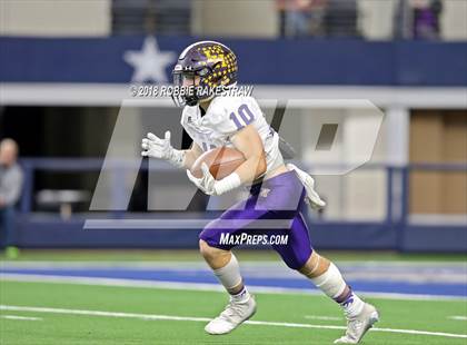 Thumbnail 1 in La Vega vs. Liberty Hill (UIL 4A Division 1 Championship) photogallery.