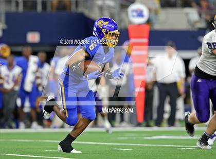 Thumbnail 2 in La Vega vs. Liberty Hill (UIL 4A Division 1 Championship) photogallery.