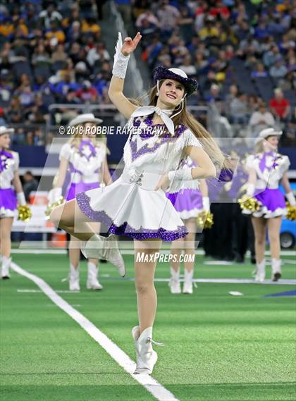 Thumbnail 1 in La Vega vs. Liberty Hill (UIL 4A Division 1 Championship) photogallery.